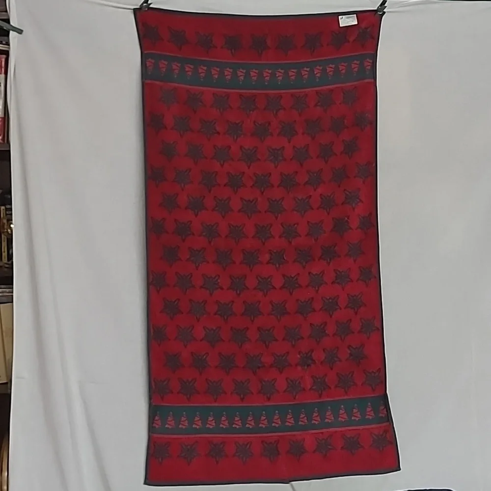 Vintage Leshner Renaissance 100% Cotton Terry Christmas Holiday Bath Towel 26x49